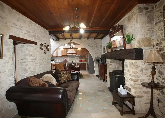 Afames House - Beautiful Traditional House Όμοδος