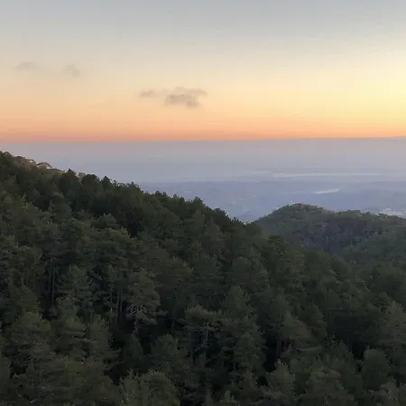 Afames House - Beautiful Traditional House Hébergement de vacances