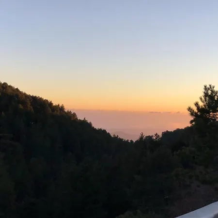 Afames House - Beautiful Traditional House Hébergement de vacances *