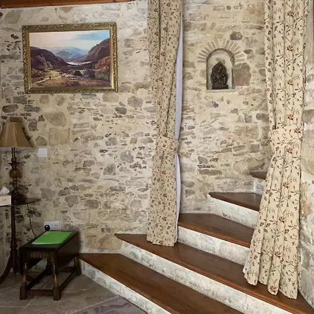 Hébergement de vacances Afames House - Beautiful Traditional House