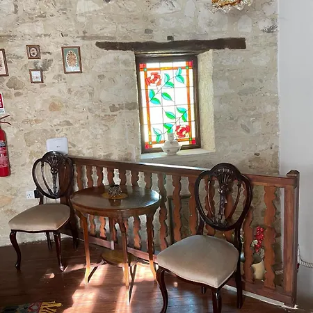 Afames House - Beautiful Traditional House 펜션 오모도스